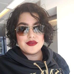 Meet your Posher, Veronica